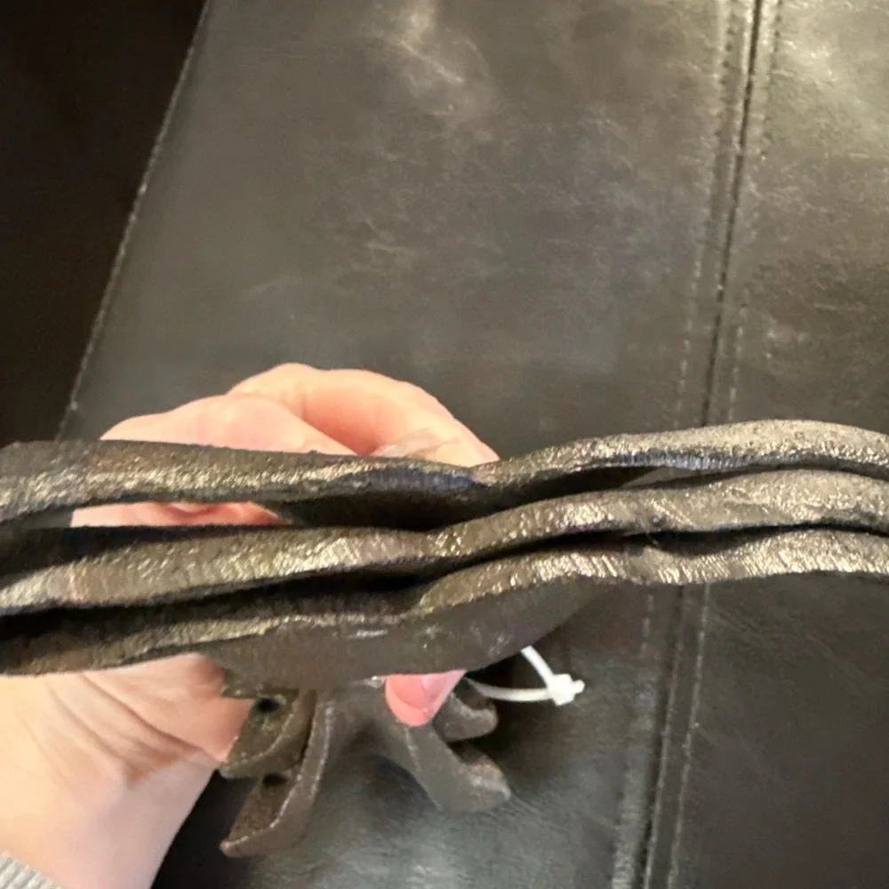 Black Whale Tail Wall Hooks cast iron - Picture 3 of 4